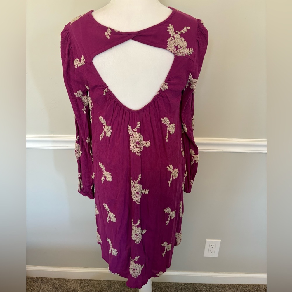 FREE PEOPLE Emma Floral Embroidered Tunic Mini Dress in Berry Purple - Picture 6 of 8